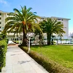Grand 2 Pieces Climatise Dans De Standing Avec Vue Piscine Au Bord De La Apartment Antibes