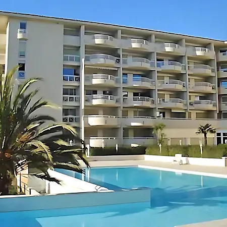 Apartment Grand 2 Pieces Climatise Dans De Standing Avec Vue Piscine Au Bord De La Antibes