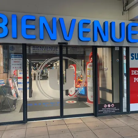 Grand 2 Pieces Climatise Dans De Standing Avec Vue Piscine Au Bord De La Apartamento