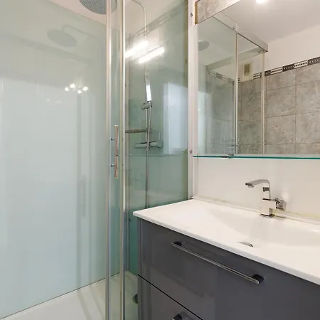 Grand 2 Pieces Climatise Dans De Standing Avec Vue Piscine Au Bord De La 아파트