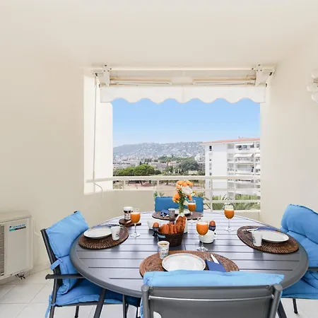 아파트 Grand 2 Pieces Climatise Dans De Standing Avec Vue Piscine Au Bord De La 앙티브