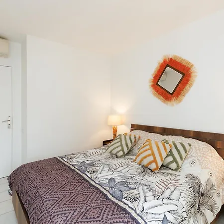 Grand 2 Pieces Climatise Dans De Standing Avec Vue Piscine Au Bord De La * 앙티브