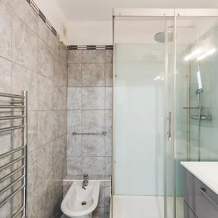 아파트 Grand 2 Pieces Climatise Dans De Standing Avec Vue Piscine Au Bord De La