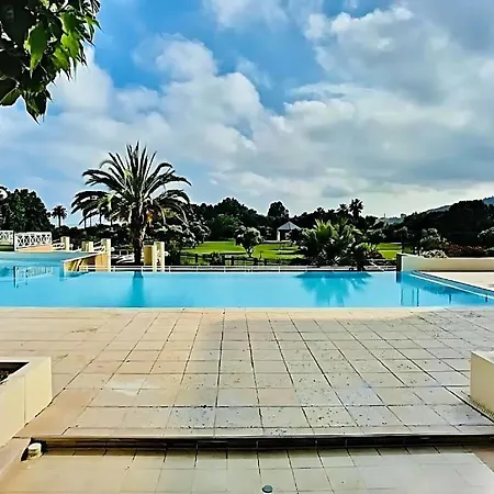 Grand 2 Pièces Climatisé Dans De Standing Avec Vue Piscine Au Bord De La Apartamento Antibes