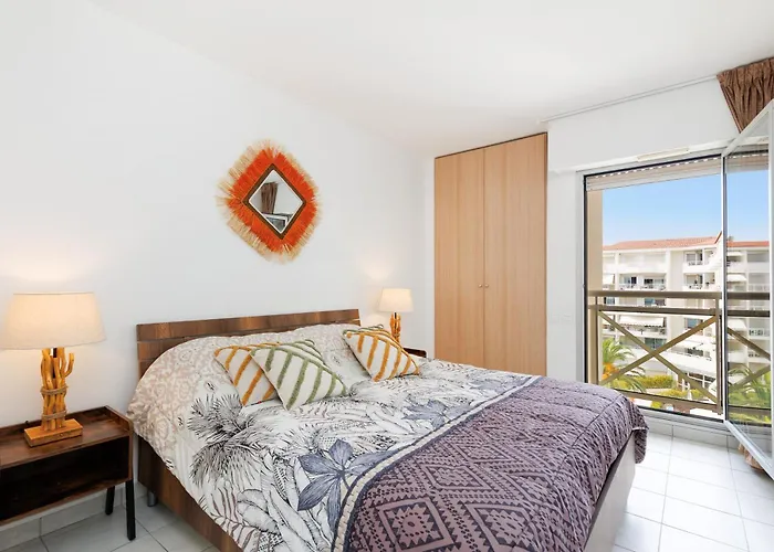 Apartamento Grand 2 Pièces Climatisé Dans De Standing Avec Vue Piscine Au Bord De La