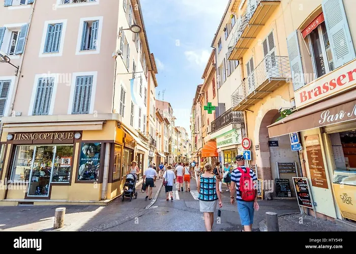 公寓 Grand 2 Pieces Climatise Dans De Standing Avec Vue Piscine Au Bord De La